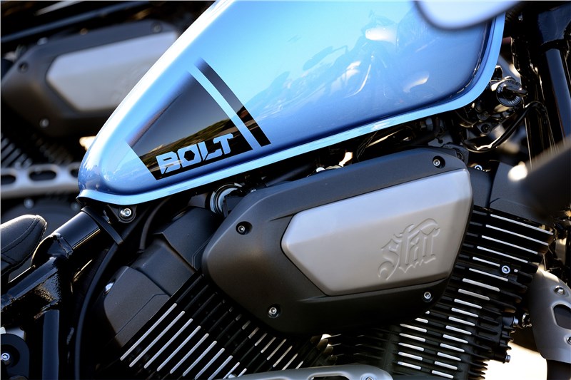 Yamaha bolt deals tank decals